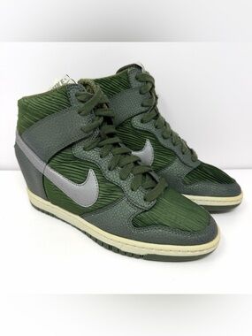 Nike Women’s Dunk Sky Hi Hidden Wedge Sneakers Sz 7 Carbon Green Shoe 528899-302